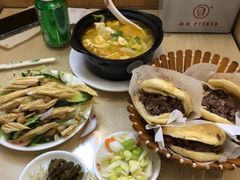 -闫家驴肉老店(华电一校店)