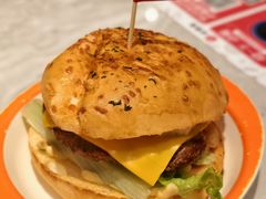秘汁炭烤风味牛堡-必胜客(白石桥店)