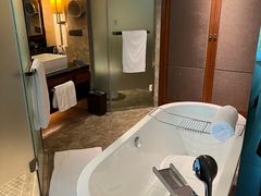 -三亚湾海居铂尔曼度假酒店