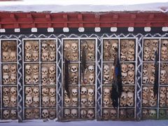 -比如骷髅墙景区