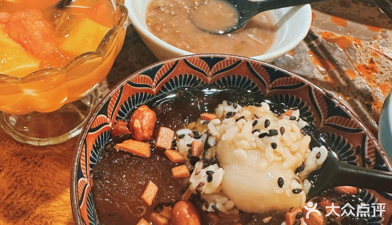 完美周末，火锅永远对，老板大气，甜品全免费！