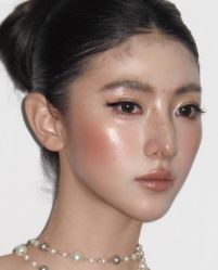 -明天见·化妆造型工作室