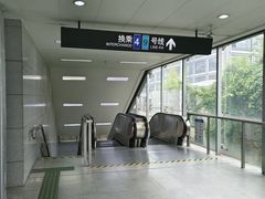-宜山路(地铁站)