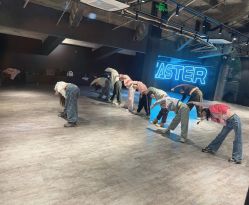 -CASTER跳舞俱乐部