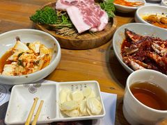 -草家酱蟹炭火烤肉店(珲春南路一店)