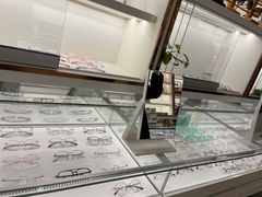 -翰佐蔡司小乐圆·依视路星趣控·暴龙眼镜折扣店