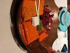 -墨居上隐·院子里火锅(峨眉店)