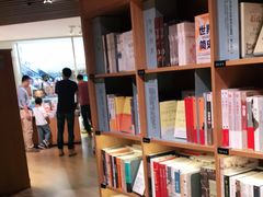 -新华文创·光的空间