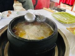 -鲁朗纳麦石锅鸡庄园