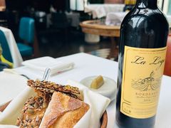 餐前面包配黄油-弗兰克牛排西餐厅Ribone steak house(柠檬花园店)