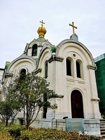 我匆匆赶来了，却发现你关着门……