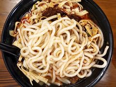 -丽虹云南过桥米线(兴工街店)
