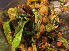 -愉肴麻辣香锅(中山路店)