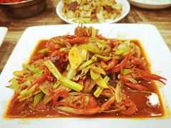 招牌十三香小龙虾-百味手拨龙虾馆(愚园路店)