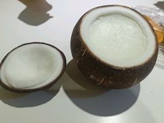 -志龙皇冠吃货椰子铺