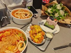 -W COLLECTIVE  DESSERT SHOP