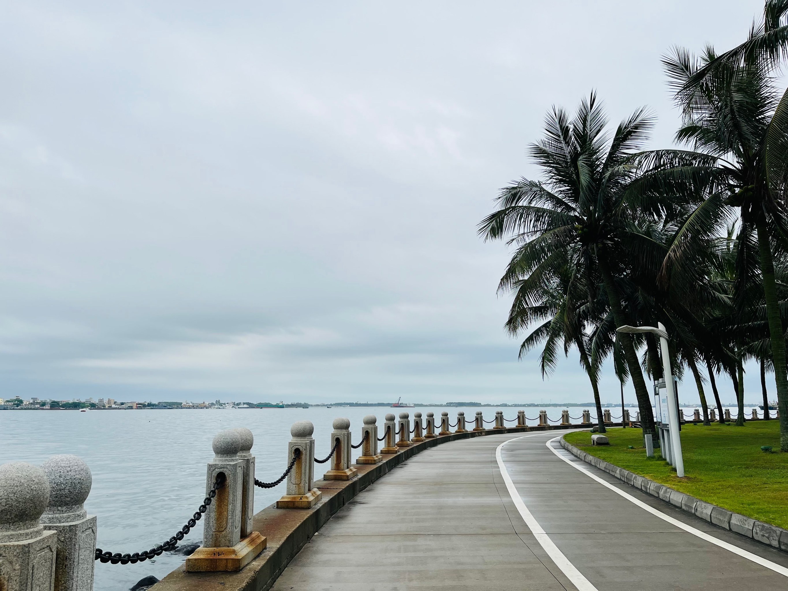 12海滨公园2394霞山区观海长廊评论还没有人评论,快来抢沙发吧说点