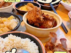 -万和春排骨砂锅米饭(新业广场店)