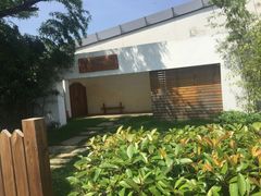-田园东方蜜桃村的田野营地