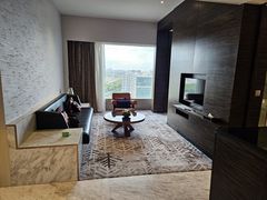 -上海虹桥西郊假日酒店