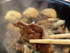 小鸡炖蘑菇-山妹子铁锅炖