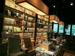 -猫的天空之城概念书店(杭州南宋御街店)