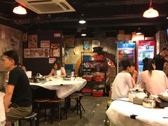 大堂-鲜入围煮花胶鸡海鲜火锅