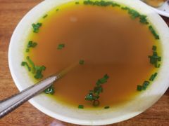 -老字号眼镜子煎包汤包店