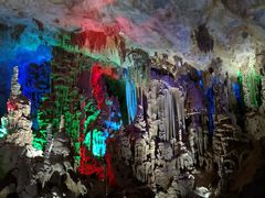 -巴马水晶宫