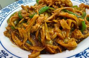 Green Pepper and Wheat Gluten Stir-Fry with Meat