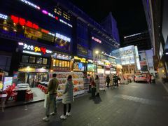 -BHC炸鸡(明洞总店)