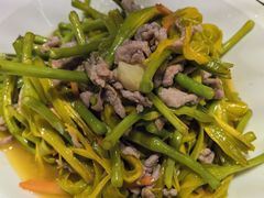 -头上红煨盐鸡·非遗院子餐厅
