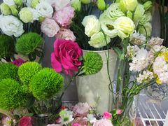 -何兮花店·气球派对鲜花店(马桥银春路万科城店)