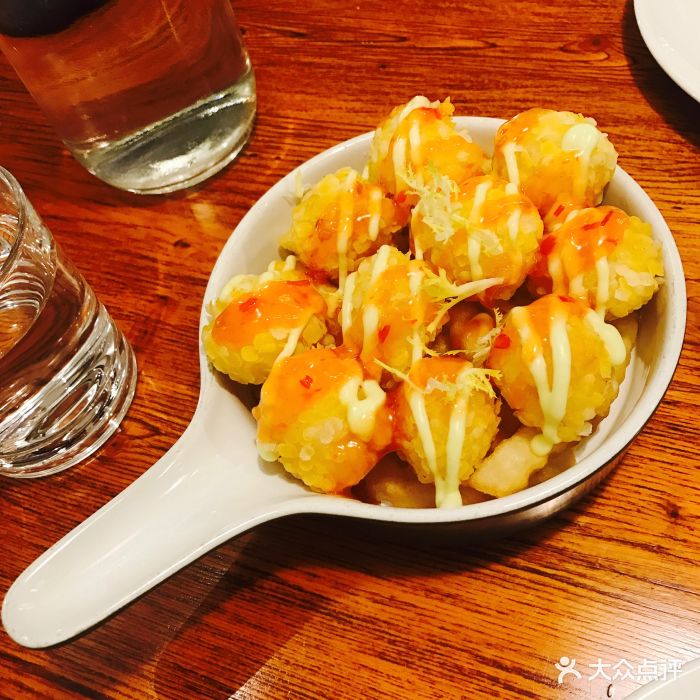 悦时复合时尚餐厅虾球图片 - 第1张