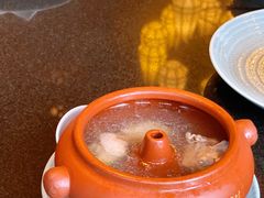 云南名材汽锅鸡&nbsp;/例-丽江金茂凯悦臻选酒店-滇香馆