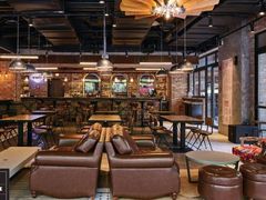 -BOURBON 玻本美式餐厅酒吧(虹桥新天地店)