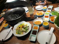 -明洞阿姨·韩式酱蟹烤肉·创意料理(三元桥店)