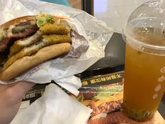 -麦当劳(中二横路店)