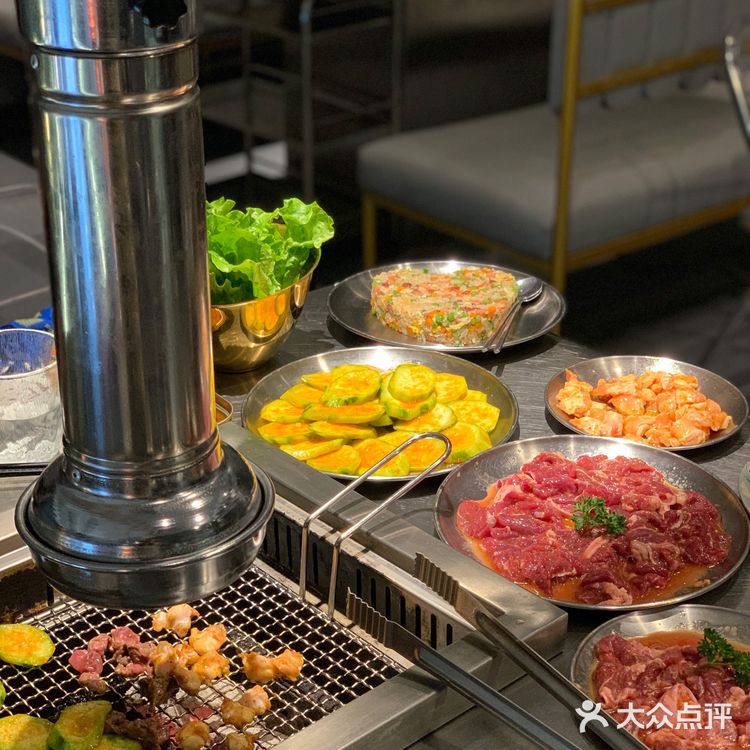 我宣布南宁烤肉天花板必须要有它的名字 排队也要吃🥩