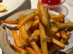 -LESCEDARS Brasserie Bistro香柏树