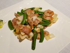 两头鲜百合炒爽肉-品粹徽园·家常安徽菜