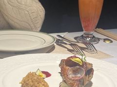 法式香煎鹅肝配玉桂苹果佐树莓酱-93Club·法餐厅