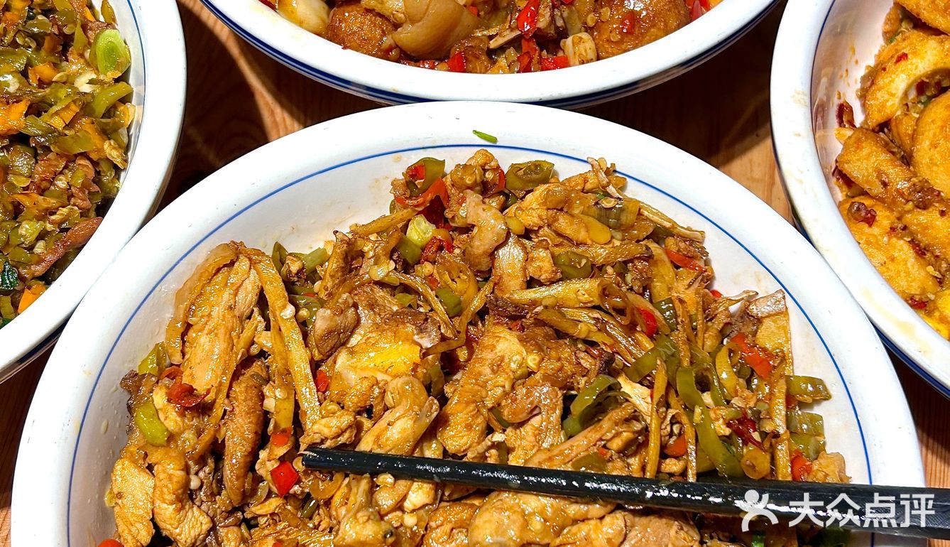 长沙湘菜！确实比笨萝卜还好吃便宜！[流泪]
