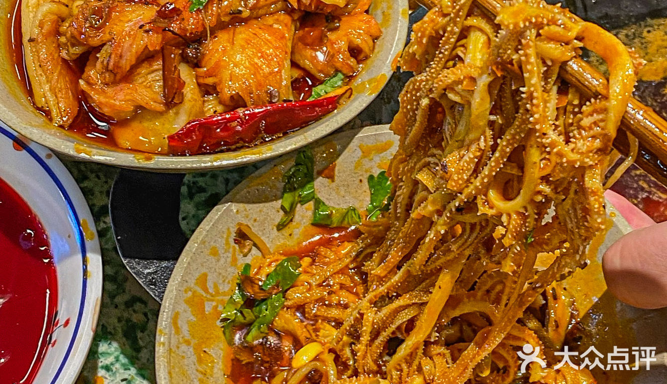 惊了！在武汉亲眼看见大锅火锅底料现炒！香昏