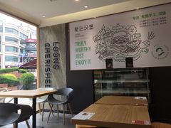 -龙治汉堡(中华城店)