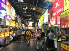 -泰龙城小吃街