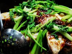 石锅鱼头-庆丰农庄·团建·农家菜(大浪店)