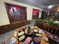 -果松木炭酸菜铜火锅·外婆参鸡汤