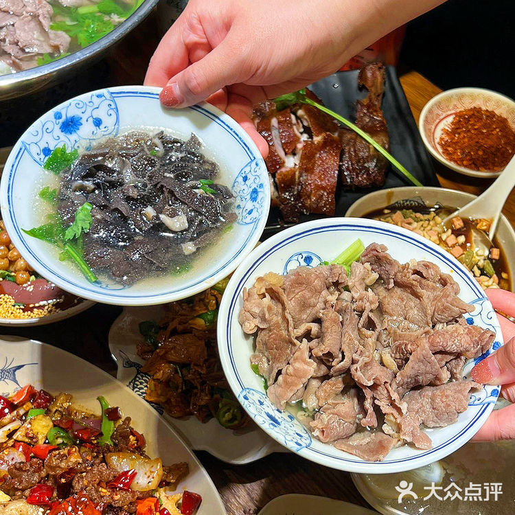 为了这碗招牌血旺‼️想天天去它家吃跷脚牛肉