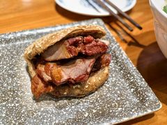 -老天桥酱肉烧饼夹肘子(天桥店)